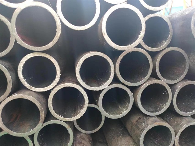 雅安10#结构用无缝钢管